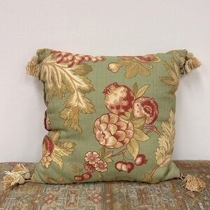 Vintage Borgata Floral Pillow Decorative Tassels Grape Vine Green